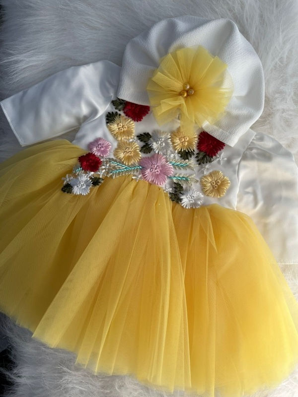 Miniatură: Rochita de botez - Model 91
