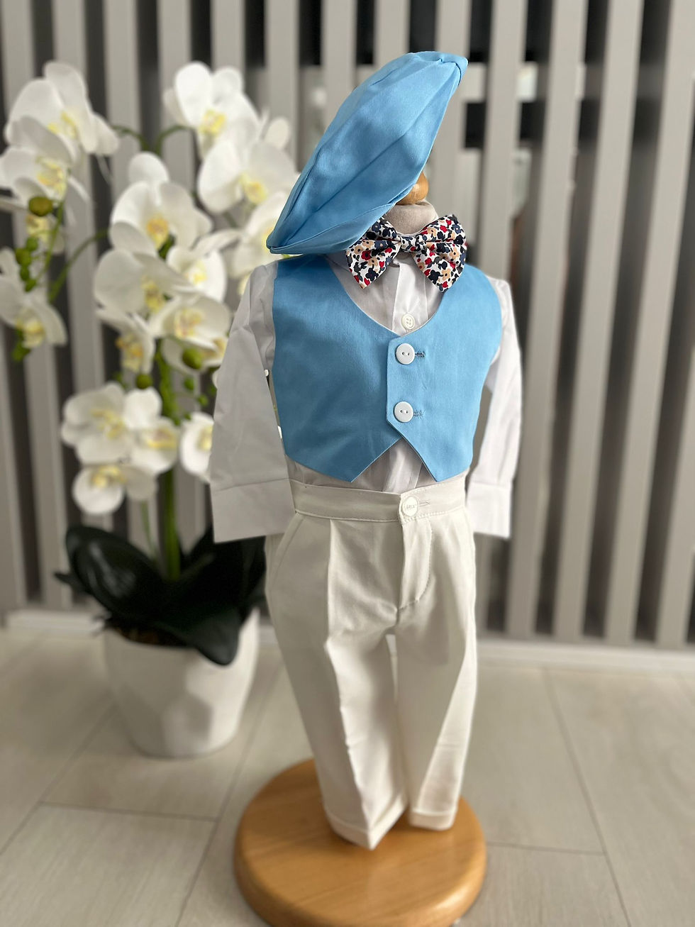 Miniatură: Costumas de botez - Model 69