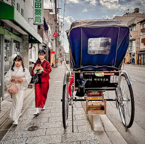 Silk on the Sidewalk: Kyoto’s Kimono Rentals