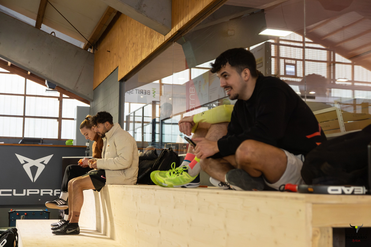 Spielpause am Padelturnier Copa Padelario