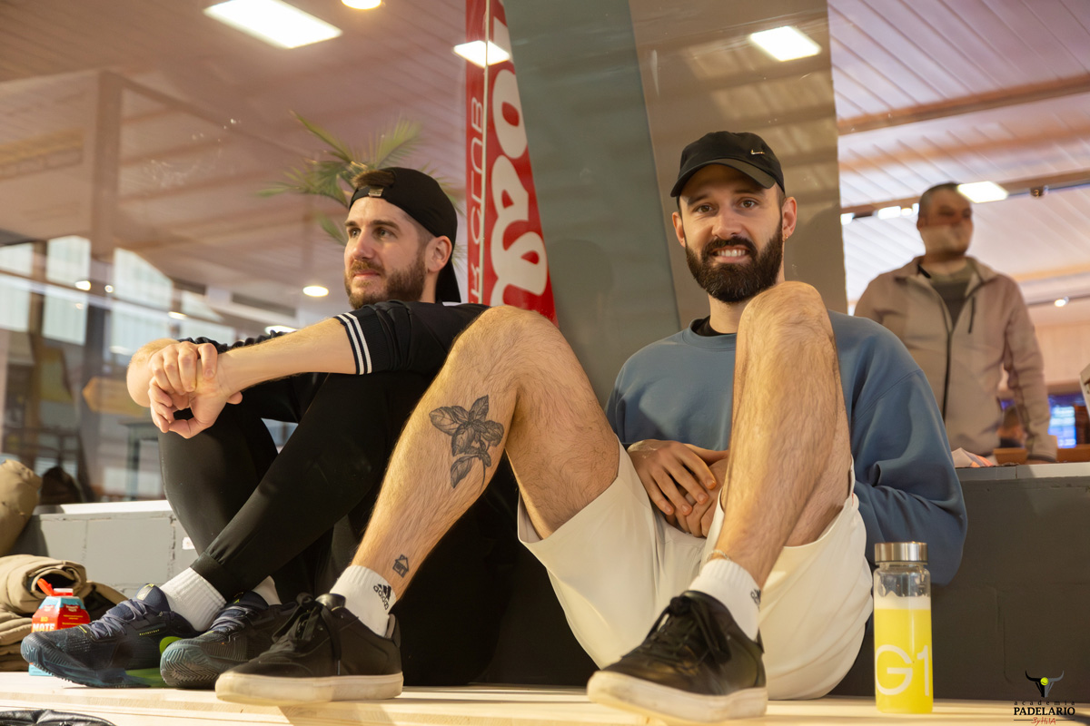 Padelspieler machen Pause. Copa Padelario Turnier