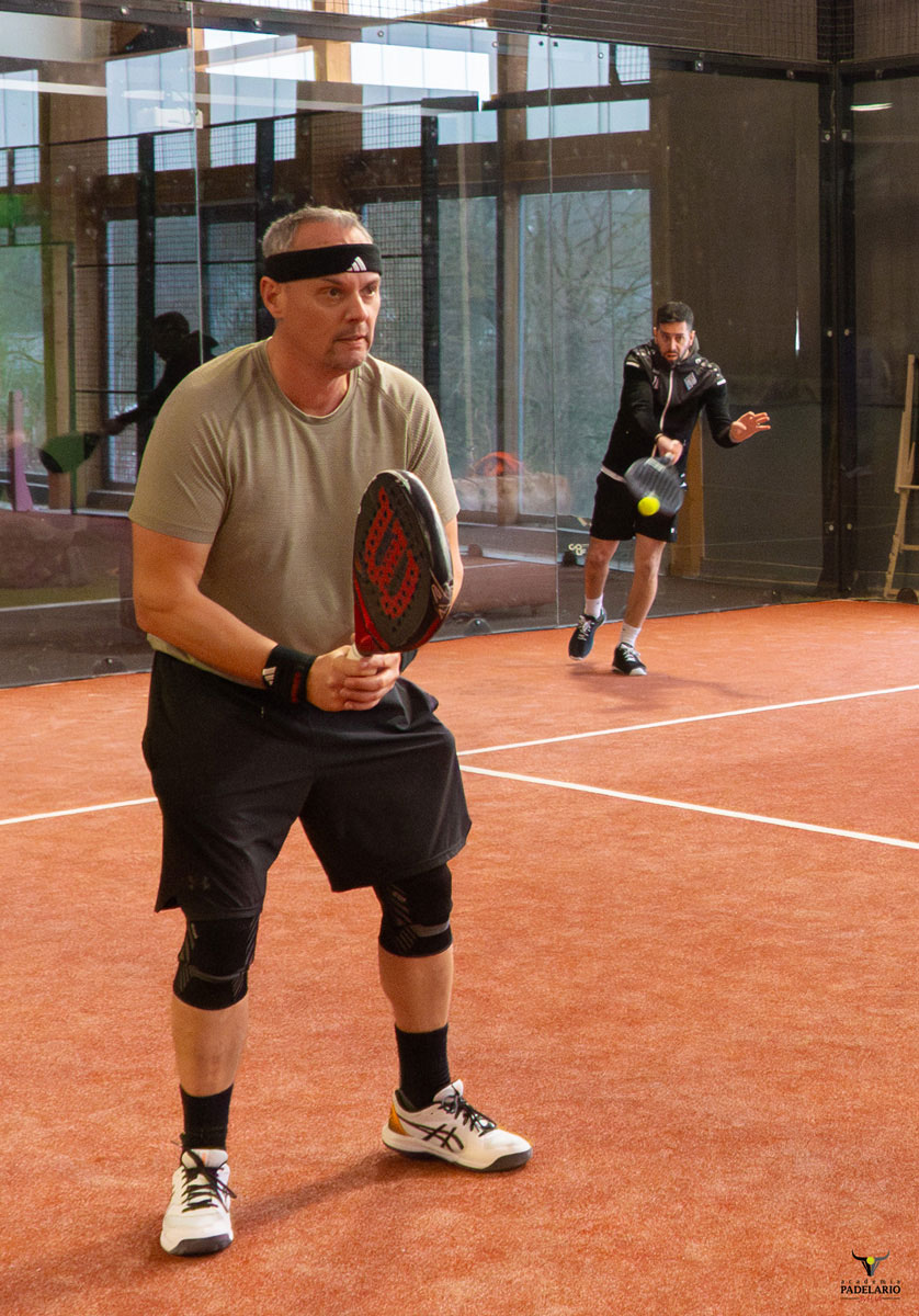 Match Padel-Tennis zwei Männer