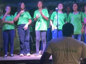 Coral Sicredi encanta Itápolis em noite especial na Vila Oeste
