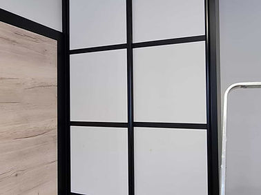 Szafa na wymiar to więcej niż miejsce na ubrania.jpg