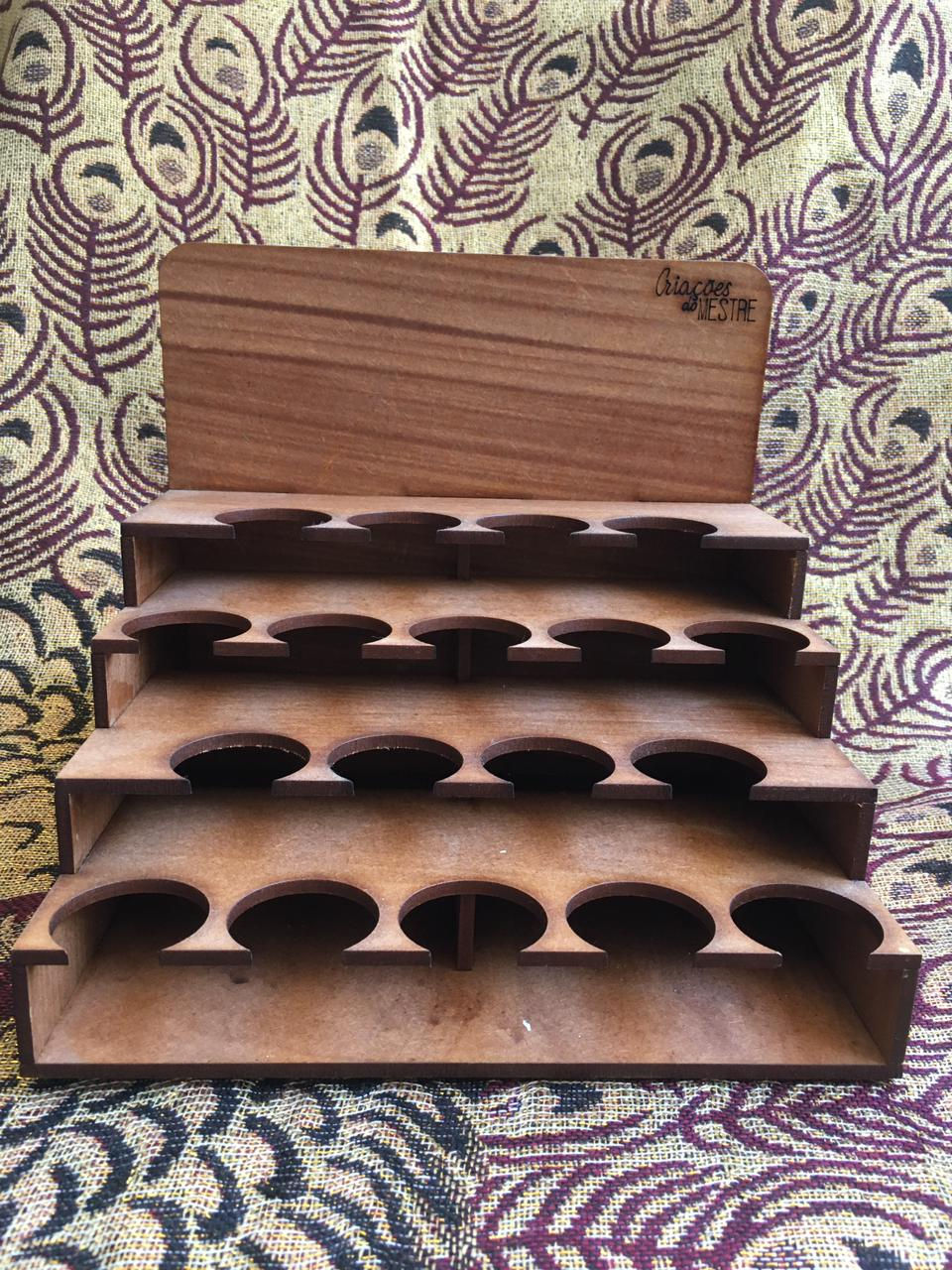 Rack organizador para óleos essenciais, perfeito para aromaterapia.