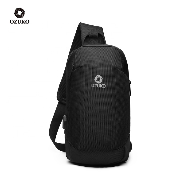 2020 New Man Wholesale Waterproof Mini Messenger Korean Oem Usb Sling Bag For Men