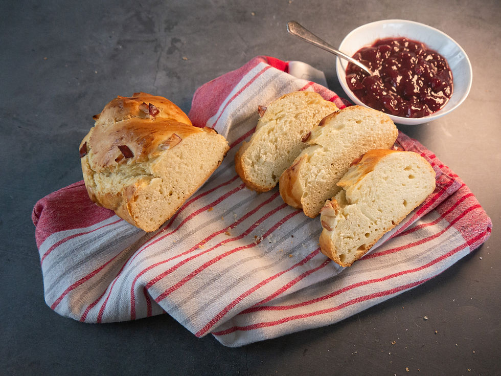Hefezopf mit Apfel