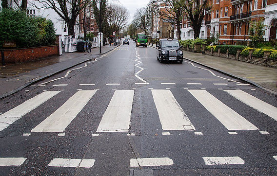 The Abbey Road Crossing - Now and Then