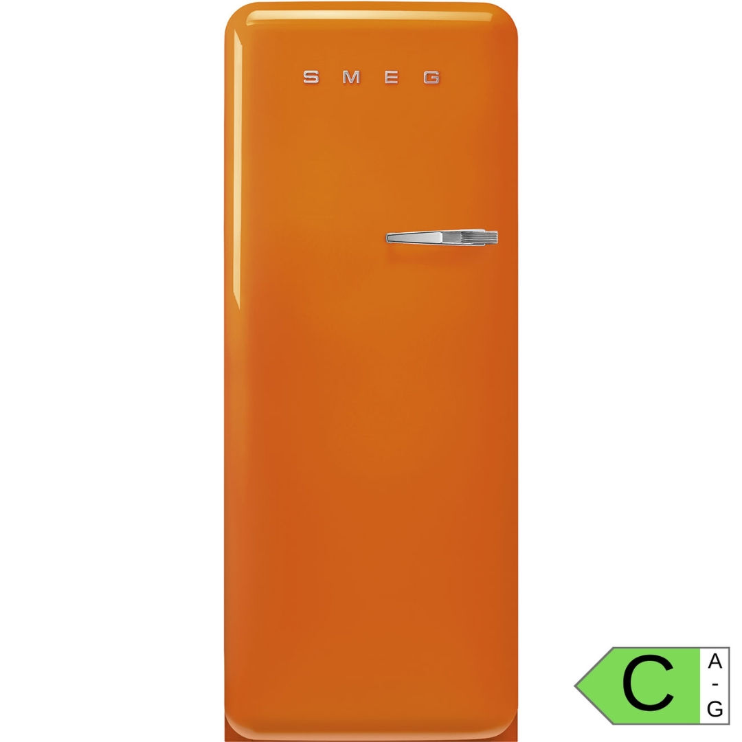 1-türiger Orangefarbener großer Kühlschrank von SMEG, mit Edelstahl Türgriff. Energielabel C