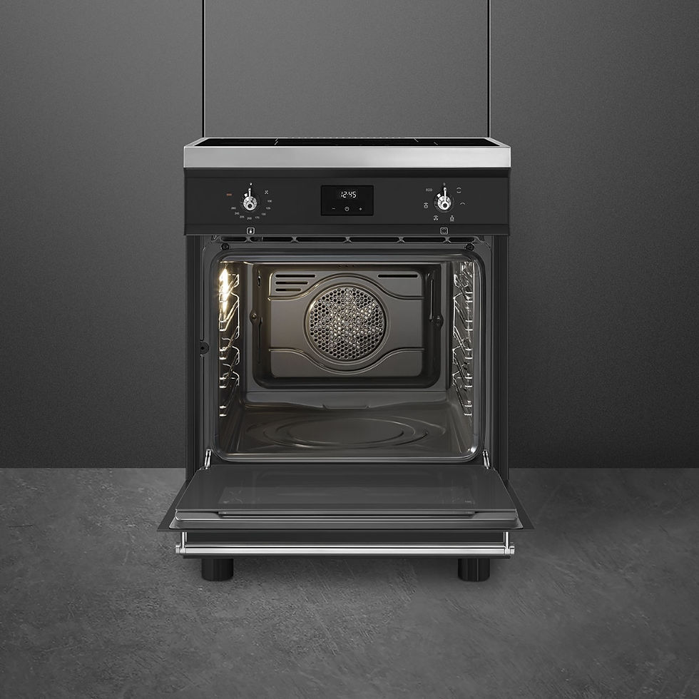Miniaturbild: Smeg MFF11WHEU Standherd, mit geöffneter Backofentür