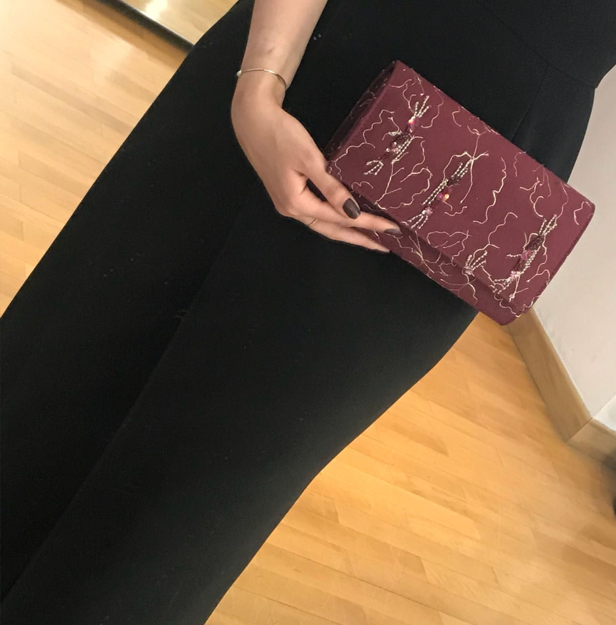 BURGUNDY LACE CLUTCH