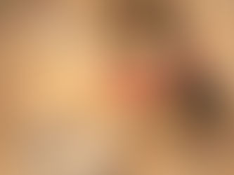 空のお皿の前で不満そうに見上げる柴犬のイラスト