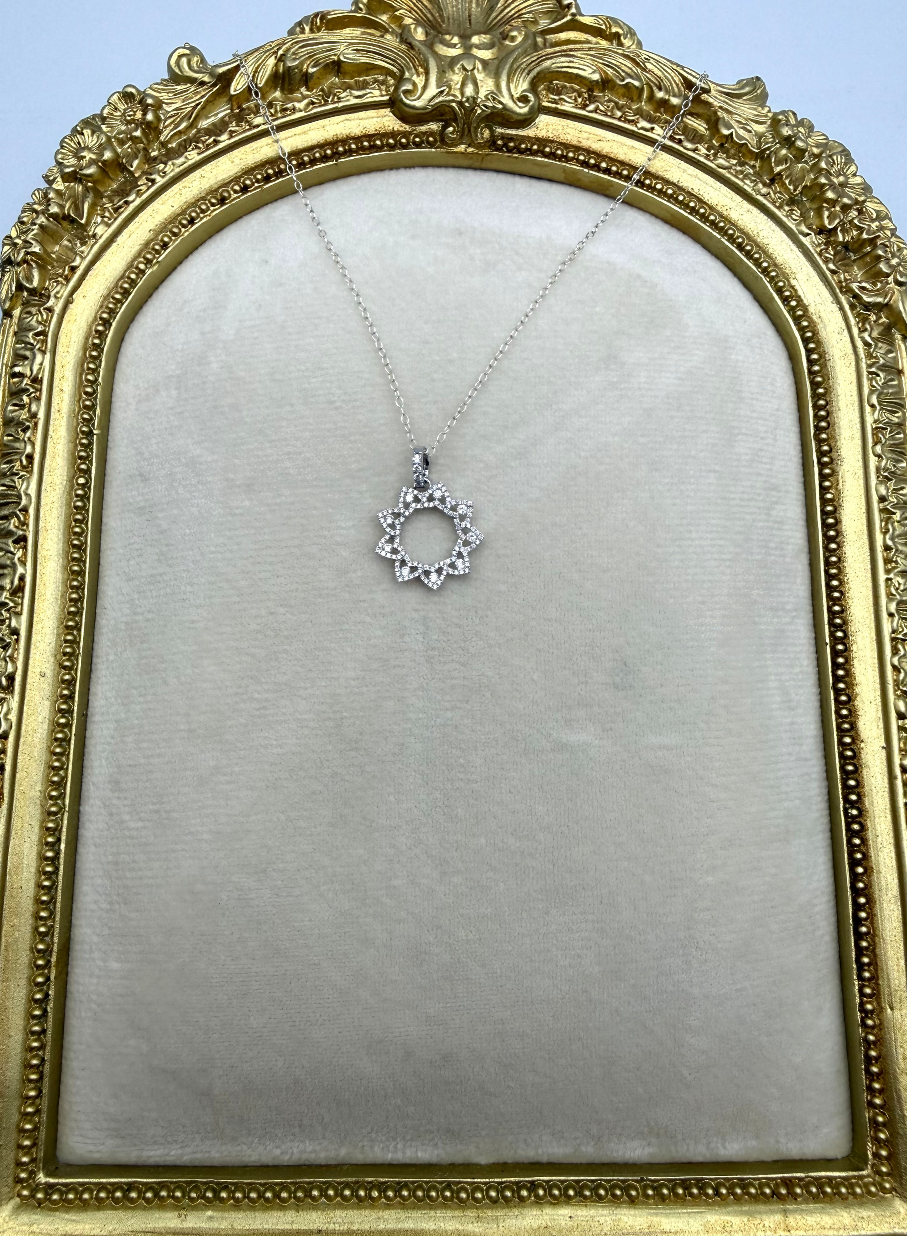 18 Karat White Gold 0.60ctw Diamond Pendant