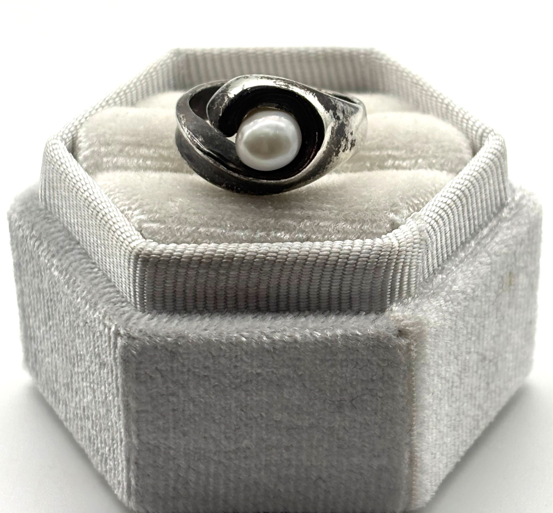 Sterling Silver Pearl Ring