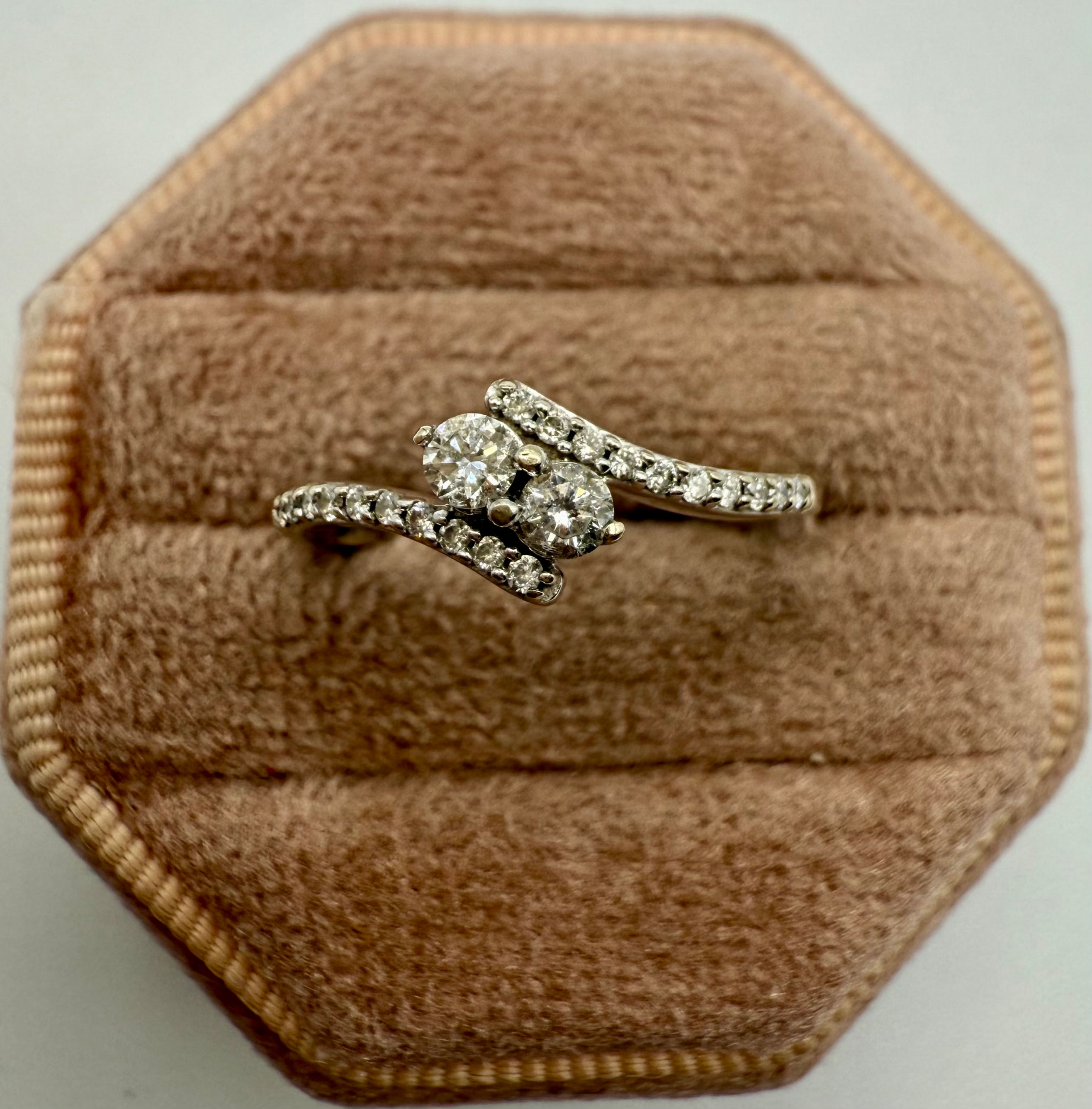 10 Karat White Gold .23ctw Diamond Ring
