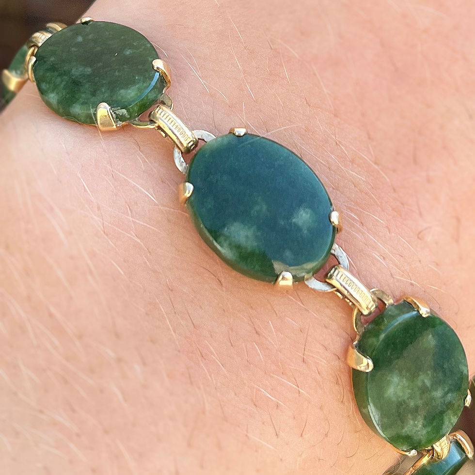 Thumbnail: 14 Karat Yellow Gold Nephrite Jade Bracelet