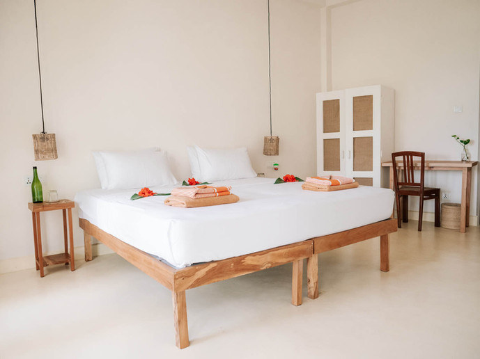 Lanka-Yoga_lakefront-deluxe-room_8.jpeg