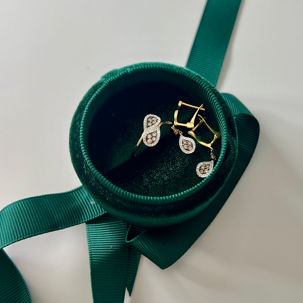 Miniature : Bague en Or Jaune 18K avec Diamants