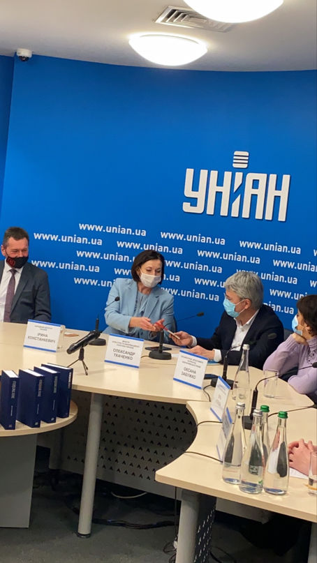 ЛИСТІВКИ «РОДИНА КОСАЧІВ І ЗАПРУДДЯ»