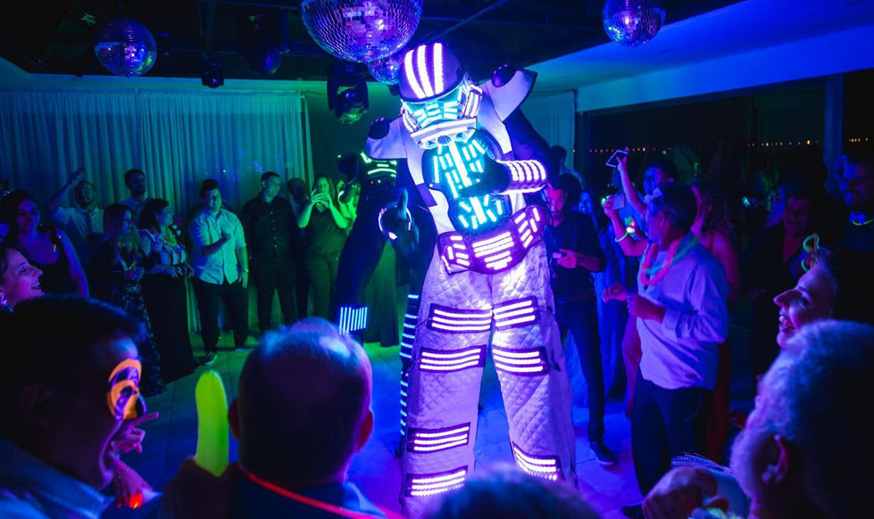 brackeventprod-brack-event-prod-bracco-magicien-magie-artiste-evenement-hypnotiseur-paris-ile-de-france-animation-robot-led-show-led
