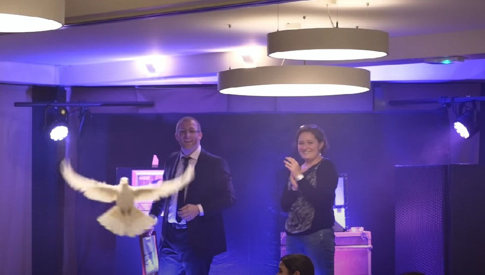 brackeventprod-brack-event-prod-bracco-magicien-magie-hypnotiseur-hypnose-paris-france-spectacle-animation-artiste-evenement-entreprise-particulier-nantes-colombe