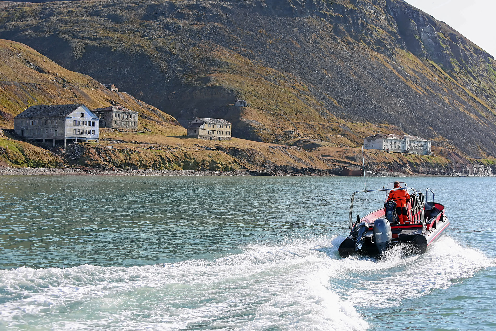 Isfjord Adventure by RIB, Svalbard Boat Tour Arctic Travel Company