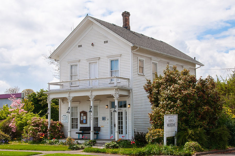 The Dr. Norman L. Lee Museum