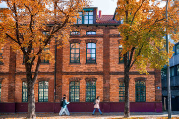 Immobilienfotografie eines sanierten Altbaus