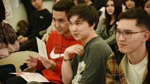 «Умай Групп» выделила фасады своих магазинов для творчества молодых дизайнеров