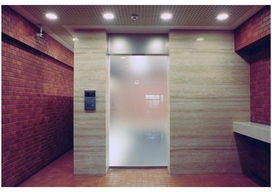 230822 Entrance Hall in Akasaka 扉閉.jpg