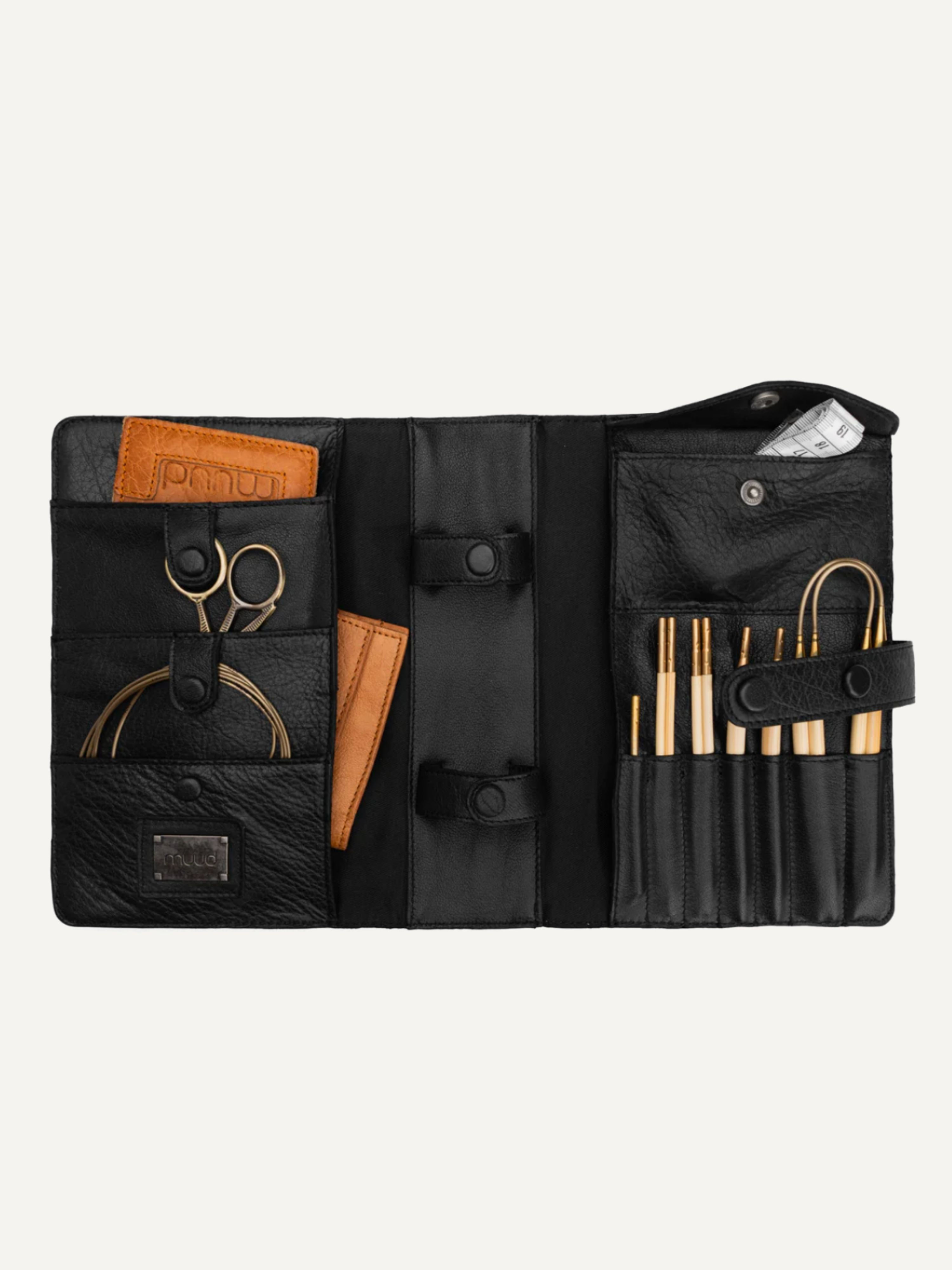 Carita von muud – handgefertigte Ledertasche für Stricknadel