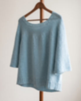 LEELOO Pullover stricken – Strickanleitung für Damenpullover mit Rundpasse und 3/4-Ärmeln