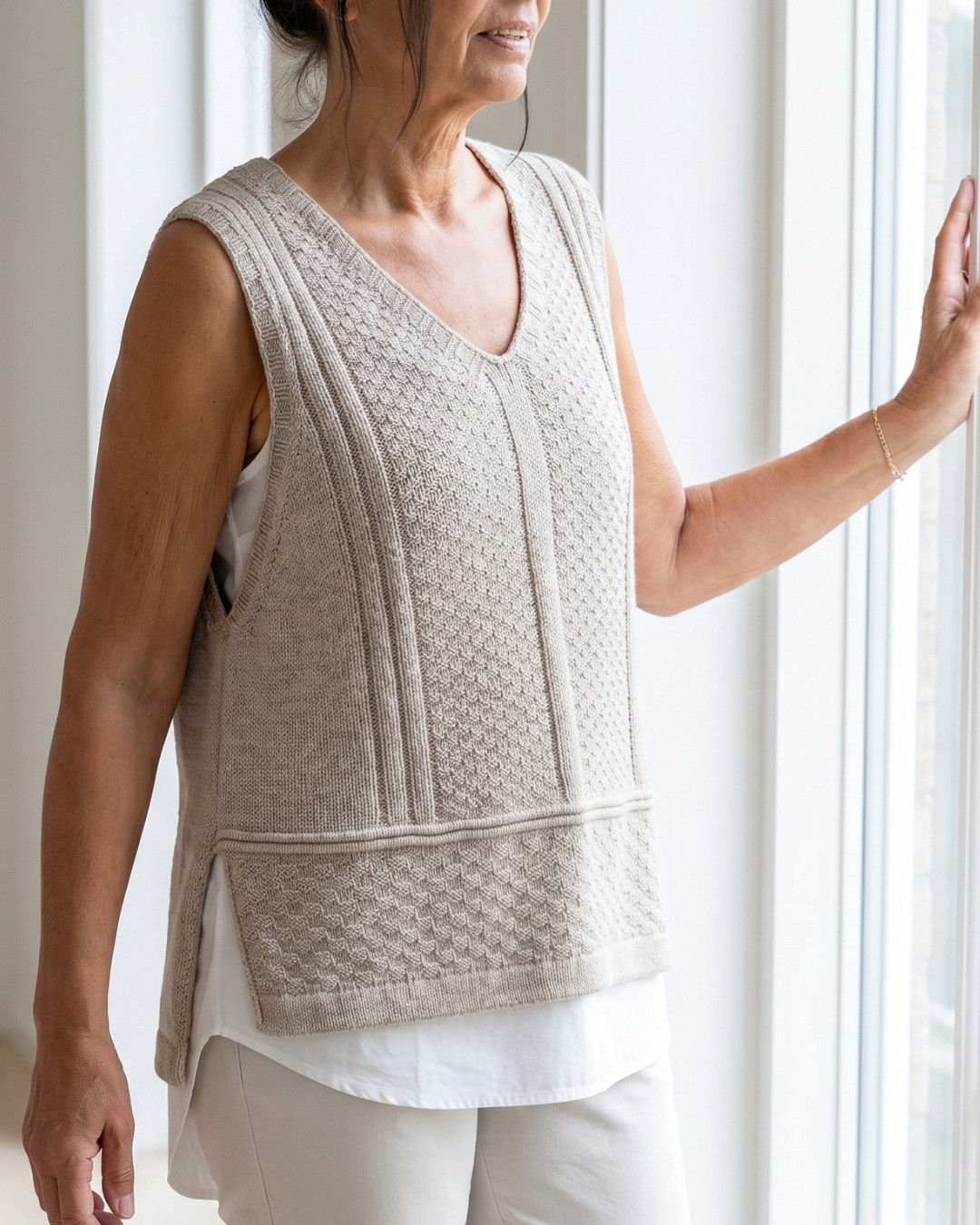Gestrickter Pullunder aus Lamana Como Cashmere mit V-Ausschnitt und Tunnelbund