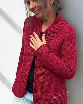 Nahtlos gestrickte Damenjacke ALVA aus Strickset Safridesign