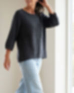 Dunkelgrauer LIV Sweater aus Kaschmir mit ¾-Ärmeln und weitem Sitz