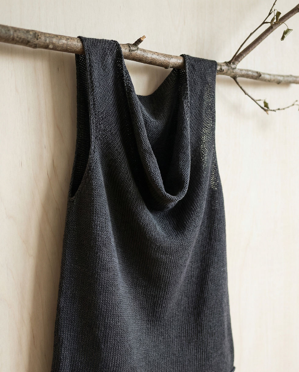 H2O Top Stricktop mit Wasserfallausschnitt, Vorderansicht, glatt rechts gestrickt.