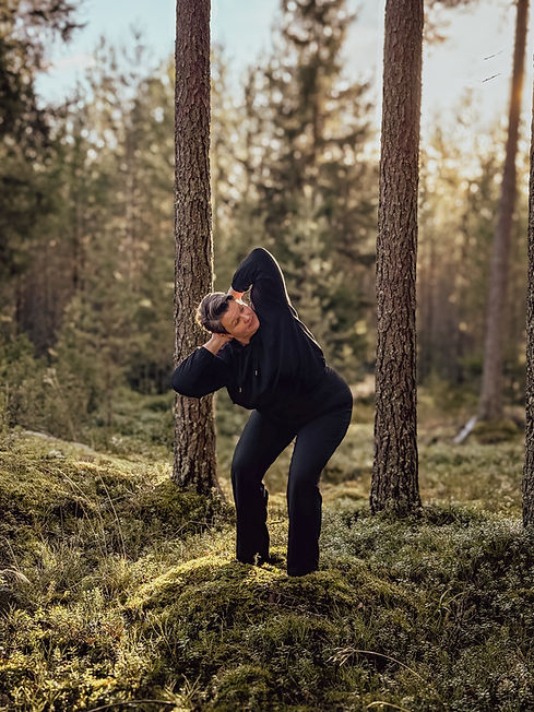 Fascial_Maneuvers_metsässä-3.jpg