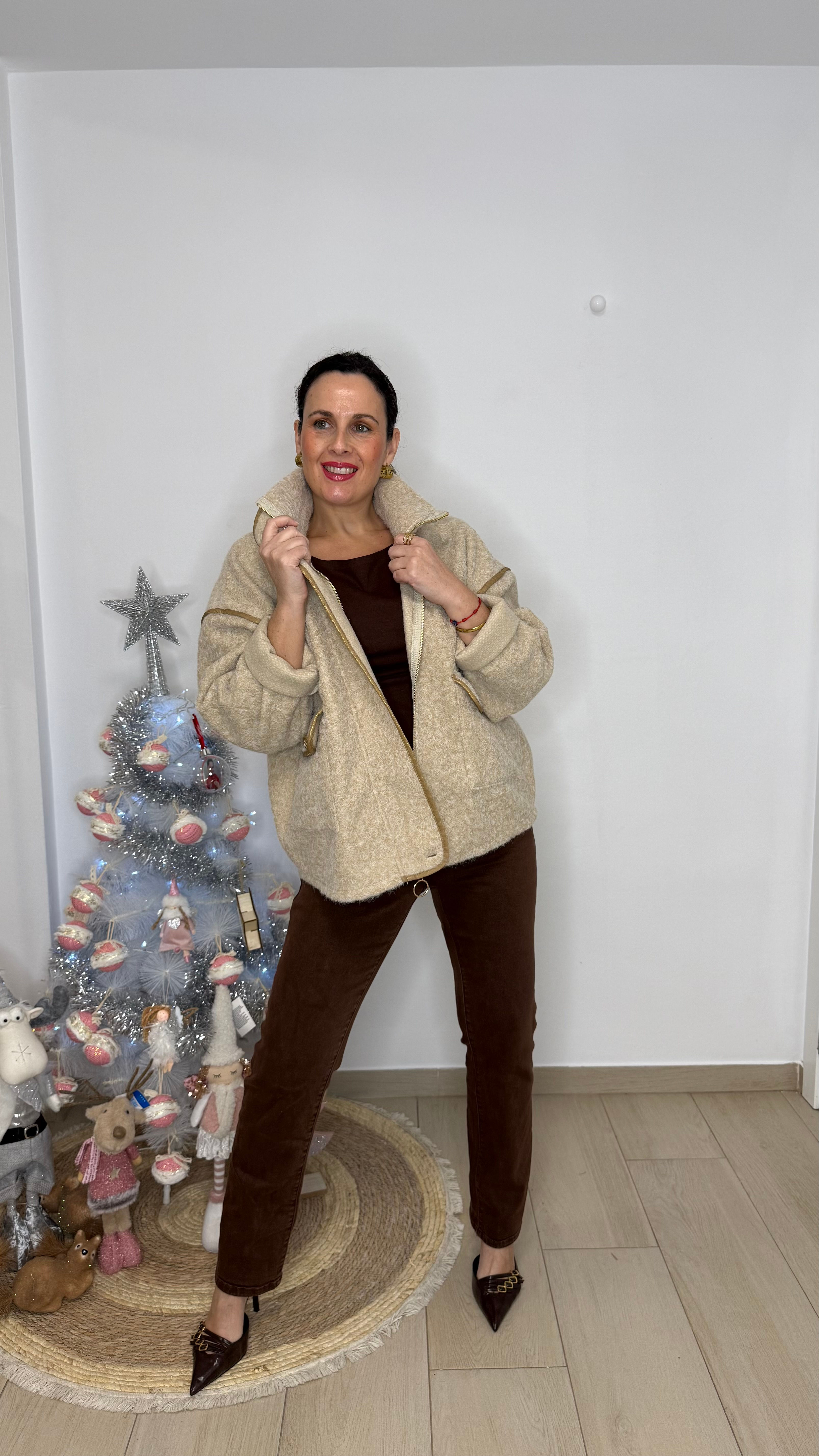 CHAQUETA LANA DETALLES