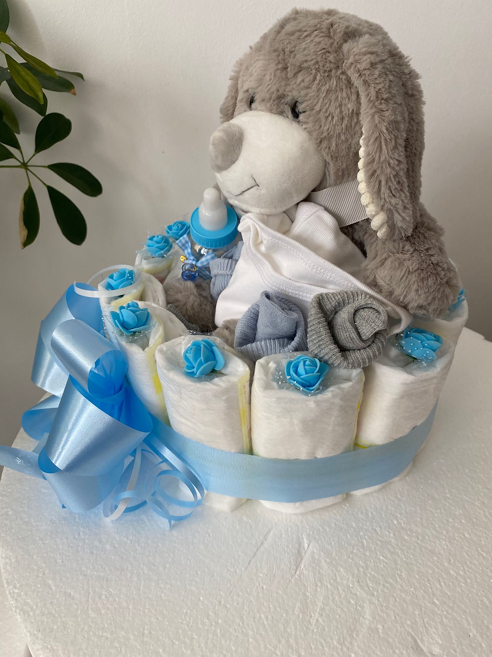 Miniaturbild: | Hallo Baby | Pampers Torte mit Kuscheltiere und Pampers