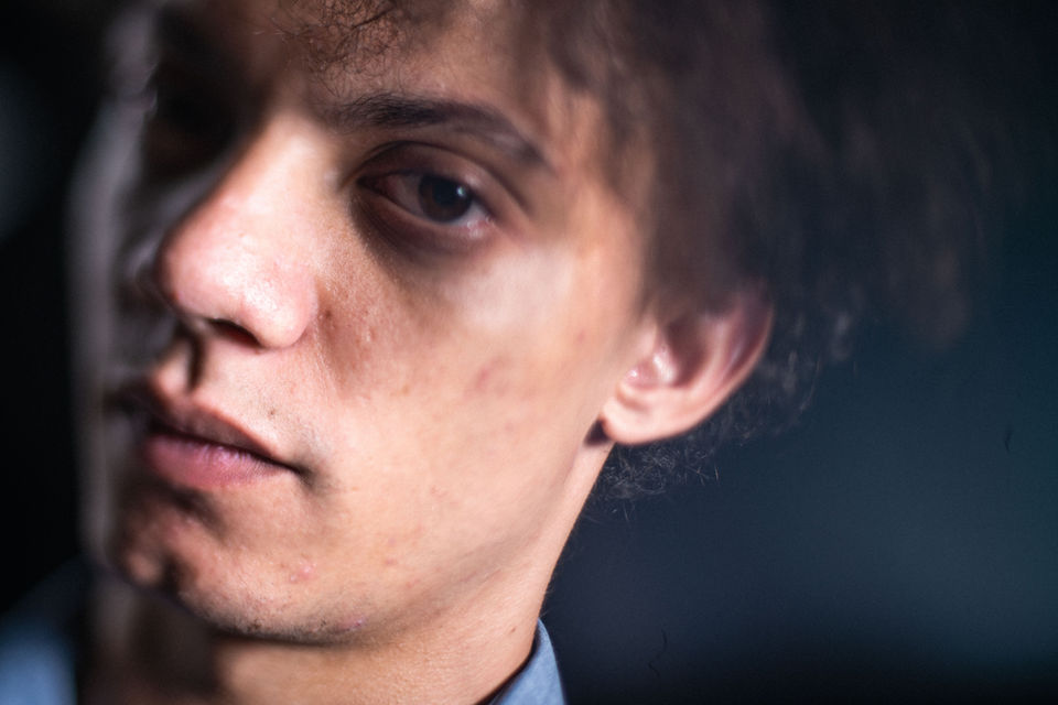 Very tight focus, portrait of a young jamaican swiss actor, Andrew Hale, Basel, Switzerland, Film, commercial, Schauspieler, headshot Omid Taslimi Photography