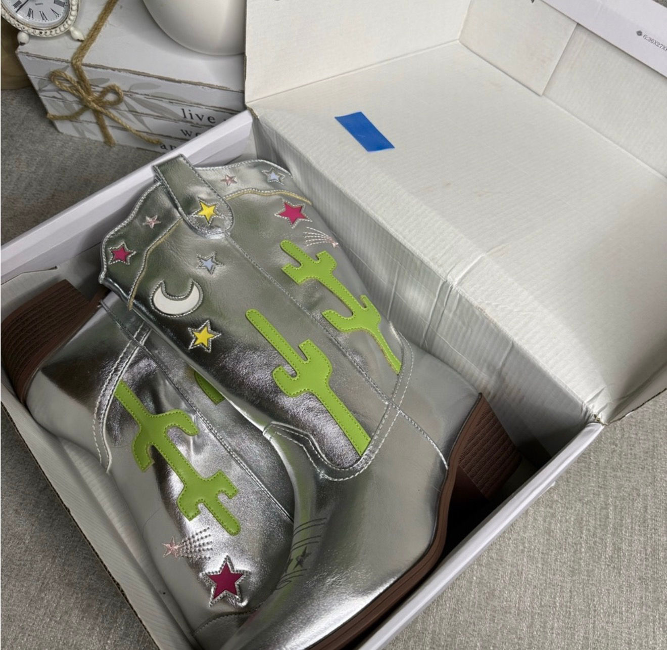 Metallic Silver Western Cowboy Boots Neon Cactus Stars Women’s Size 6 NIB