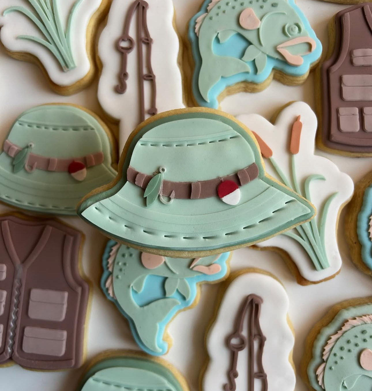 Fishing bucket hat debosser with matching cutter