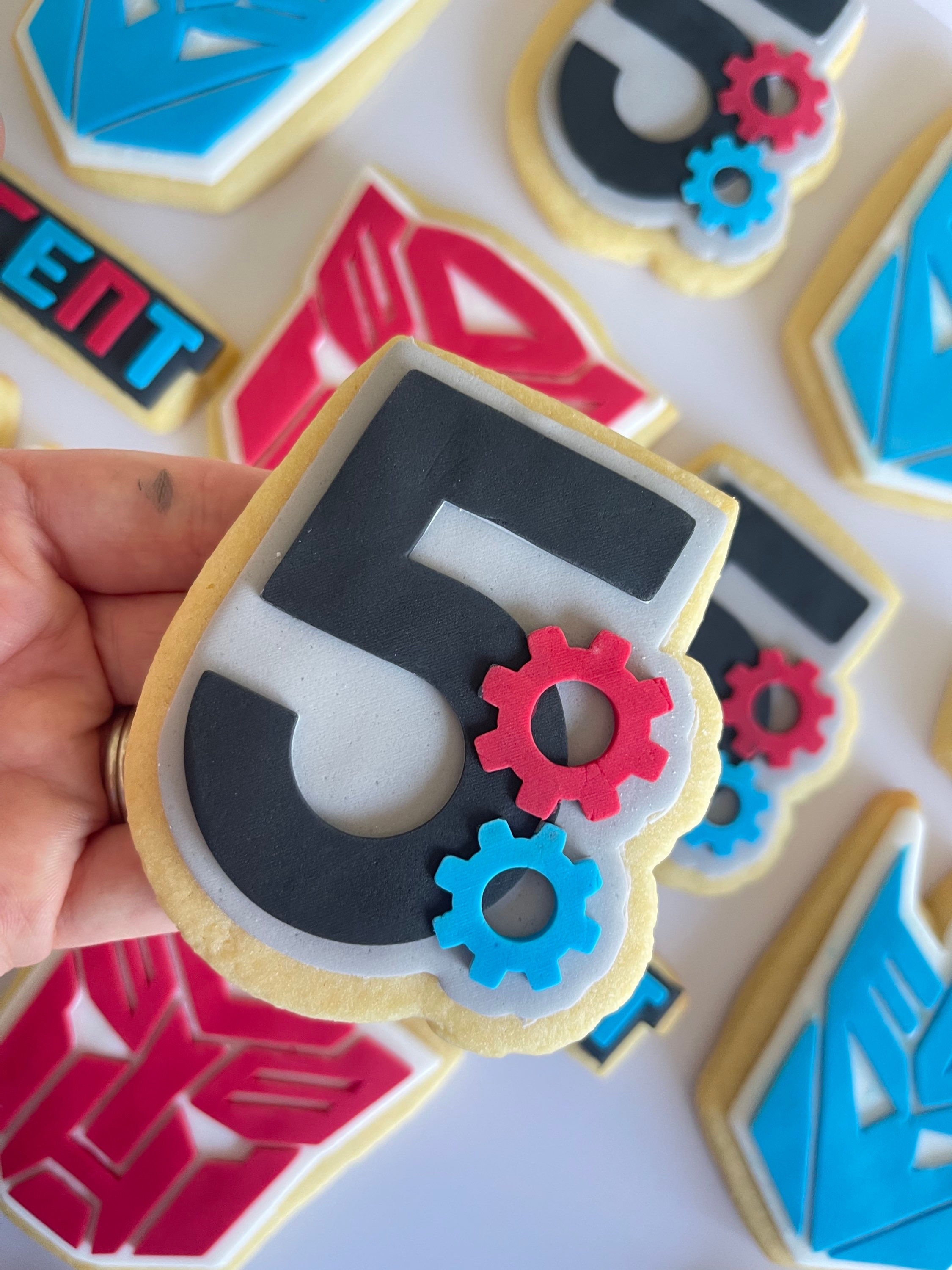 Number 5 with cogs debosser with matching cutter