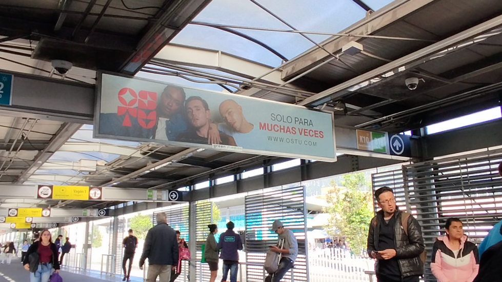 Pantalla en av 1 de mayo, cliente: Ostu.