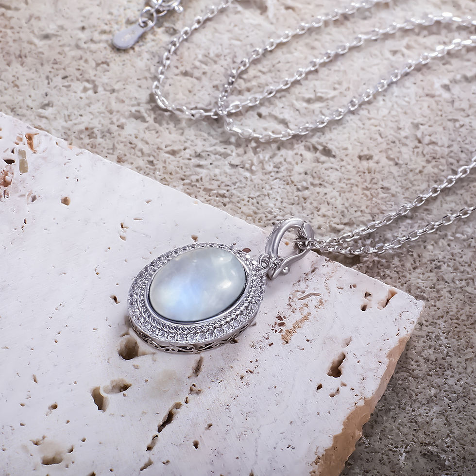 Thumbnail: 925 Sterling Silver Moonstone Pendant with Elegant Oval Design
