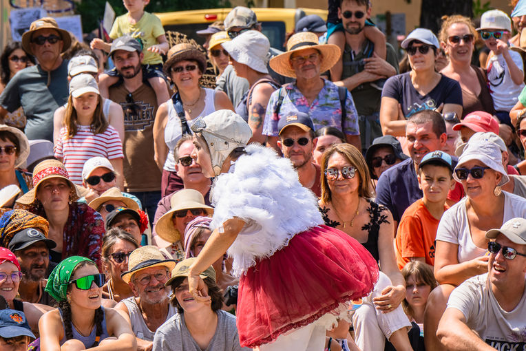 Cie BRUBOC al Festival Chalon dans la rue 2026 con lo spettacolo WOOW!