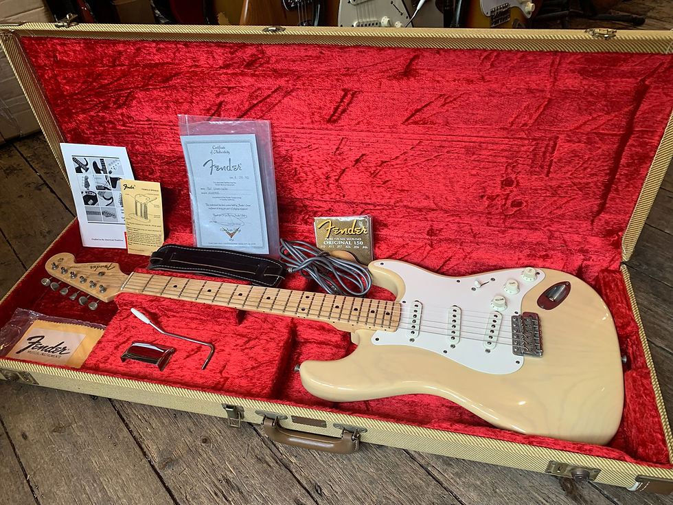 Thumbnail: 1993 Fender Custom Shop '54' Stratocaster reissue in Blonde finish