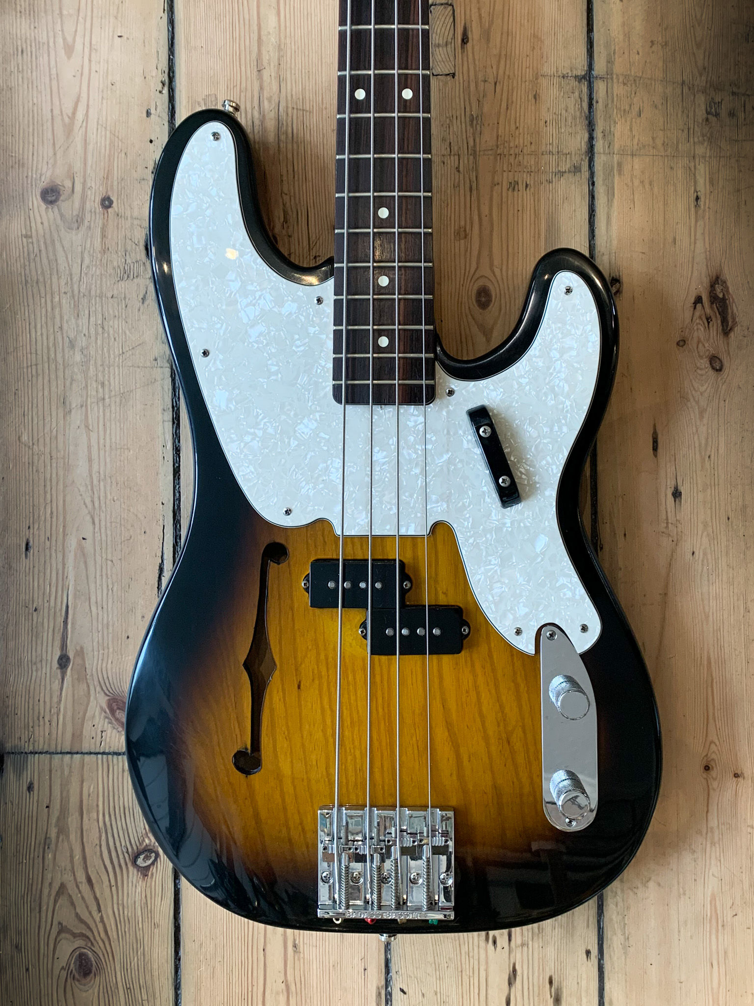 2005 Mexican Fender Mike Dirnt Precision Bass Sunburst RW Fingerboard W-Gig Bag