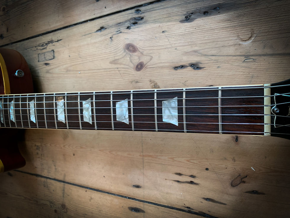 Thumbnail: 1972 Gibson Les Paul Deluxe in Sunburst finish with original hard shell case