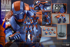 Hot-Toys-Iron-Man-Disco-Armor-013.jpg